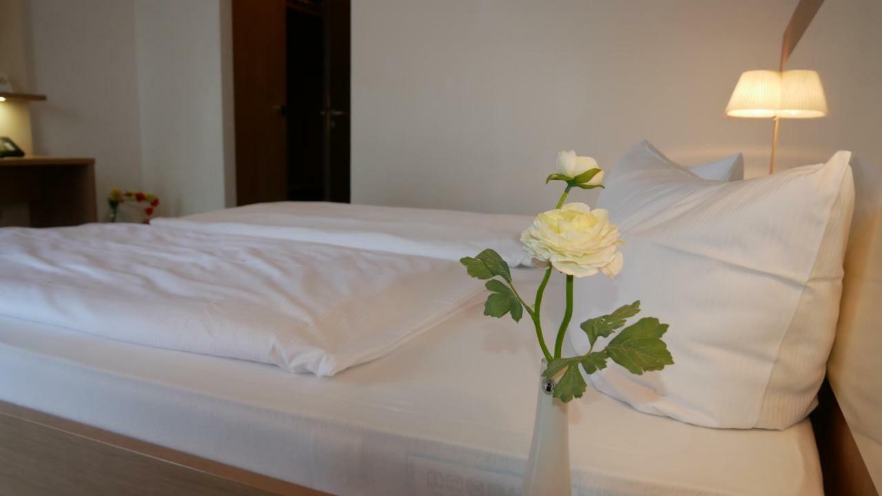 Alte Post Hotel Garni - Schallbach Bei Loerrach Buitenkant foto